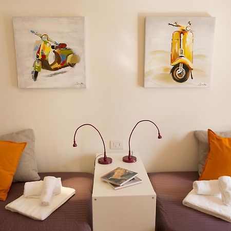 Fiera Monterosa 11 Apartment Milano Rum bild