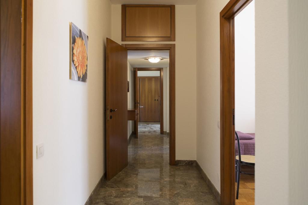 Fiera Monterosa 11 Apartment Milano Rum bild