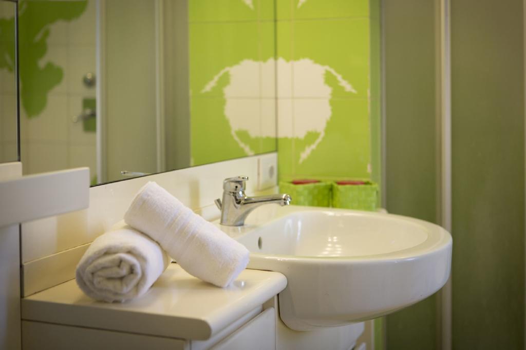 Fiera Monterosa 11 Apartment Milano Rum bild