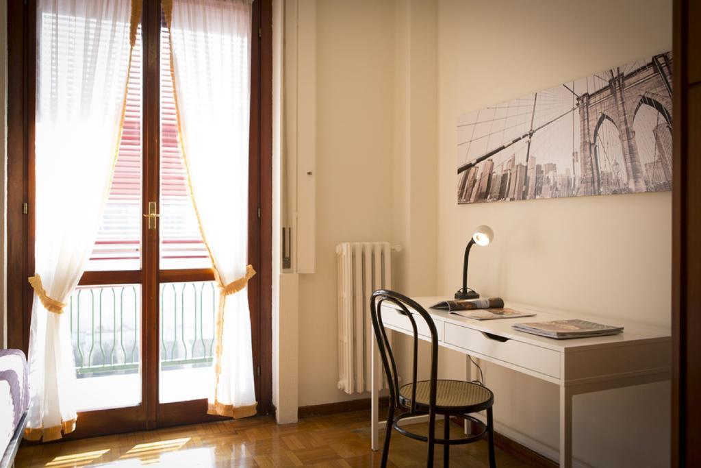 Fiera Monterosa 11 Apartment Milano Rum bild
